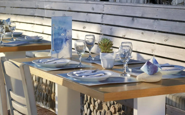 Coriva Beach Hotel & Bungalows