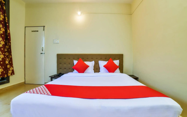 Hotel Empire by OYO Rooms