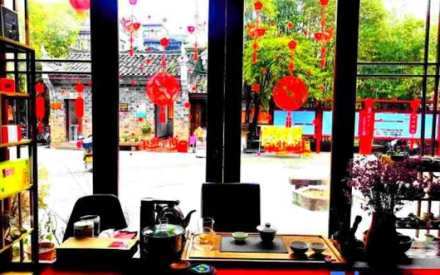 Phoenix Xilingju (Former Residence of Shen Congwen, West Gate of the Ancient City) – Restaurant – Xiangxi