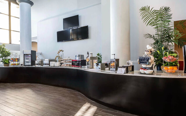 Clarion Hotel Orlando International Airport