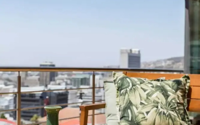 3 Bedroom Hilltop Home With Spectacular Views