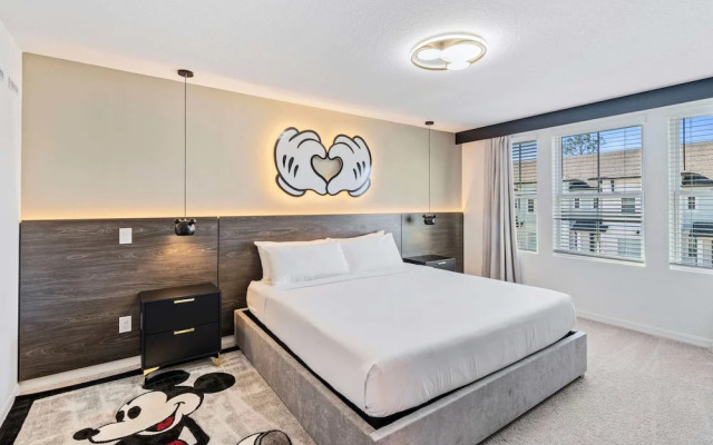 1043 Plantation Lane