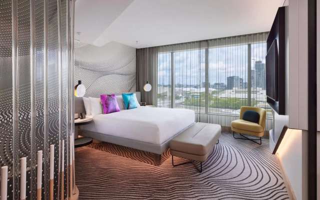 W Brisbane