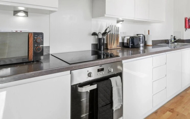Luxury Eco Super King Apartment With Large Balcony