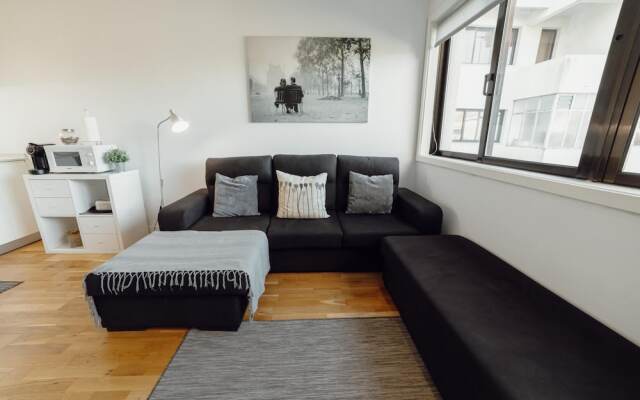 Downtown Stylish Apartment Garage by Vacationy