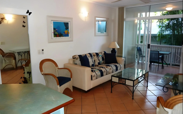 Palm Cove Tropic Apartments