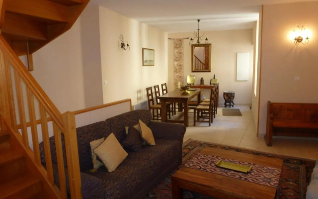 Comfortable Gite (3) in attractive Languedoc village