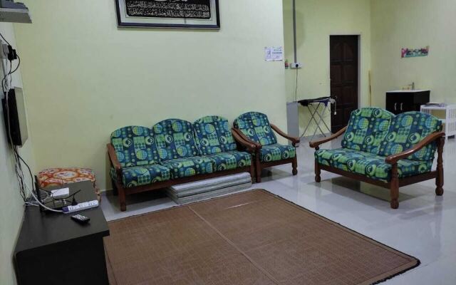 OYO Homes 90600 Ummi Chalet Dungun