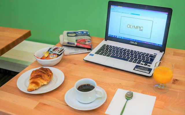 Hotel Olympic Paris Boulogne by Patrick Hayat