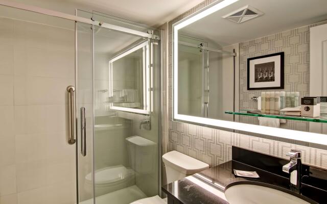 DoubleTree by Hilton Hotel Toronto Downtown