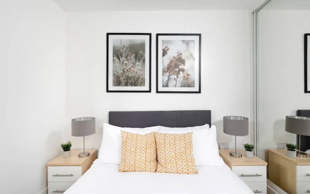 Skyvillion Vineyard Court, Enfield, 2 Bed, With Garden