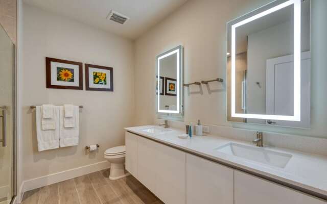 Spacious New Modern Retreat