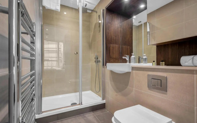 Maine Tower at Canary Wharf by MySquare