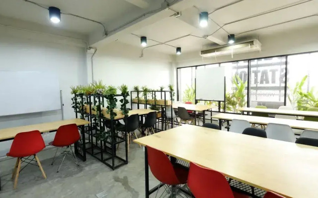 Seatz station Hostel Female only