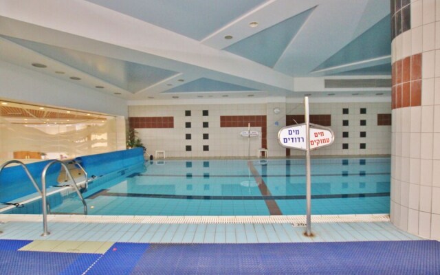 Luxurious Sea View 3BR Pool Spa and Gym