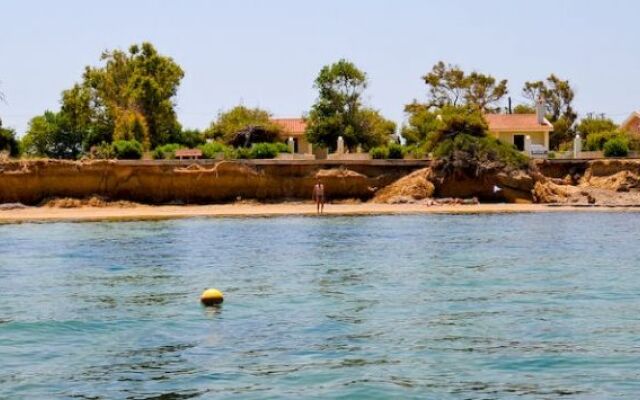 Minies Beach Villas