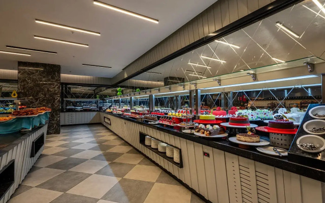 Arnor De Luxe Hotel
