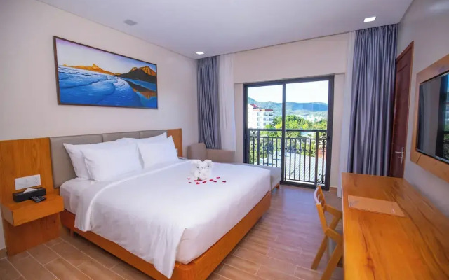 Marina Bay Con Dao Hotel