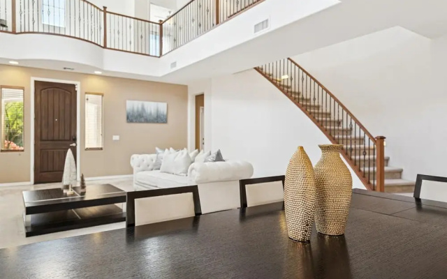 Pinnacle Breeze-private Backyard-mins to Six Flags