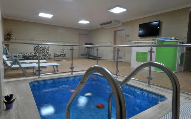 Rhiss Hotel Bostanci