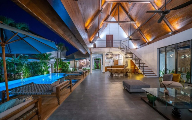 Contemporary Private Villa, 4 BR, Canggu With Staff