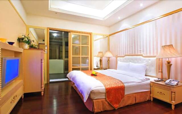 Li Chih Thanl Thuei Hot Spring & Resort