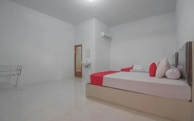RedDoorz near RS Harapan Bersama