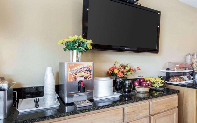 Econo Lodge Inn & Suites Rockmart