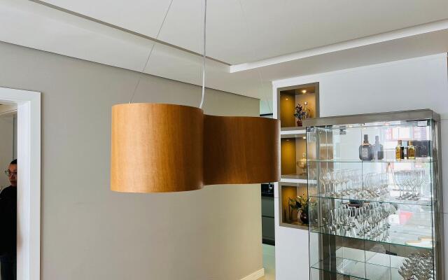 MRG - Estiloso - 2 Suítes - 10 minutos da Rua Coberta