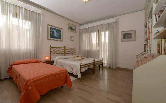 Guest House Train Station