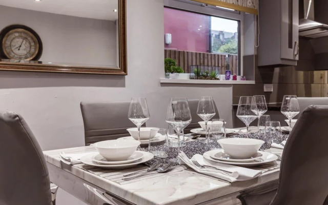 North Central London House/ Sleeps8/garden/wifi