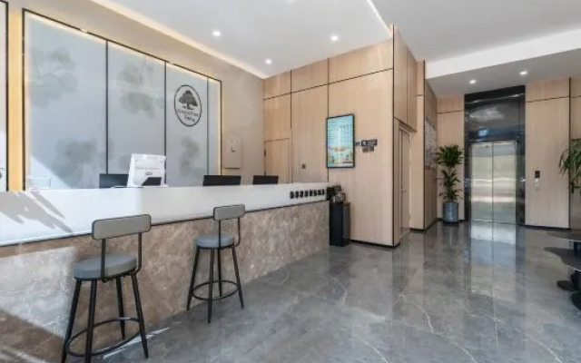 GreenTree Inn Express Hotel (Weihai High-speed Railway Terminal Port Branch)