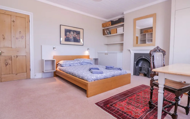 6 Gloster Terrace