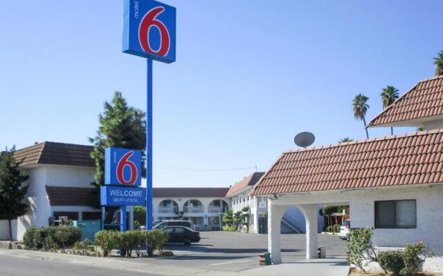 Motel 6 Fresno, CA