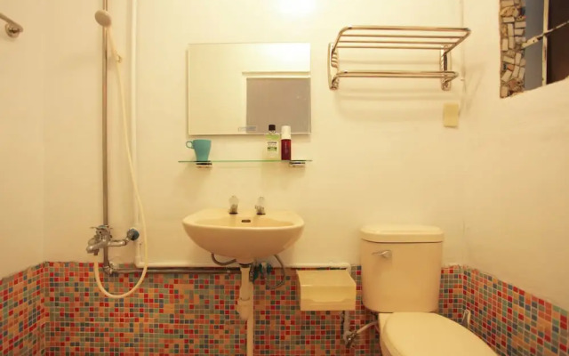 Wave Elephant Backpacker Hostel