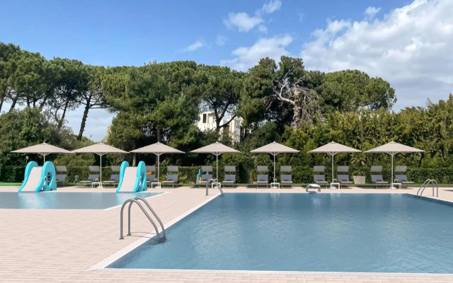 Eraora Hotel Village