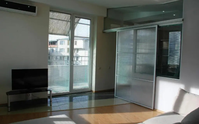 27 Vasil Petriashvili Street