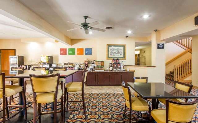 Comfort Suites London South