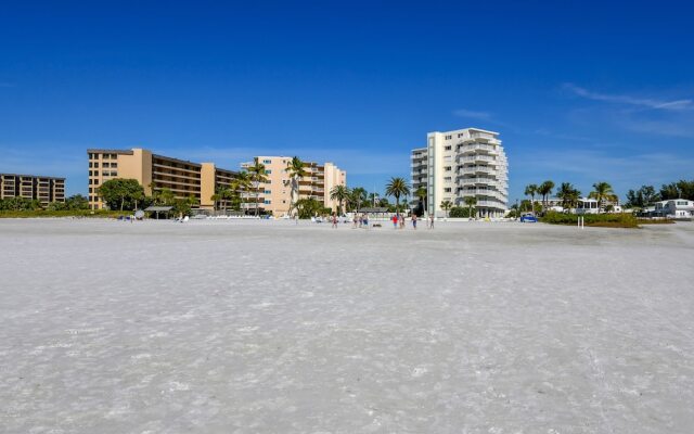 Jamaica Royale - 012 - 2 Br Condo