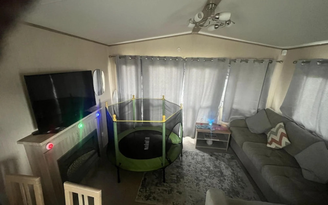 Immaculate Sen Friendly 3-bed Caravan in Porthcawl
