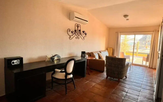Los Vientos Hotel