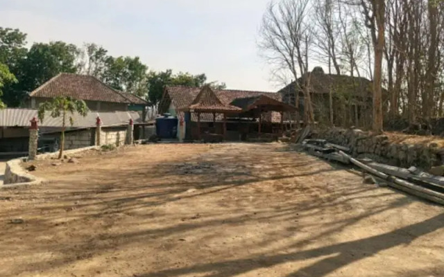 Bina Karya Guesthouse by ZUZU