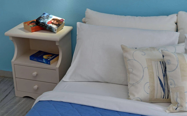 Tarsa Studios & Apartments