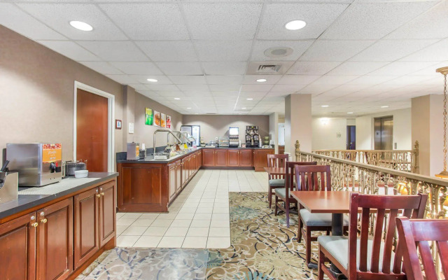 Comfort Inn & Suites Patriots Point