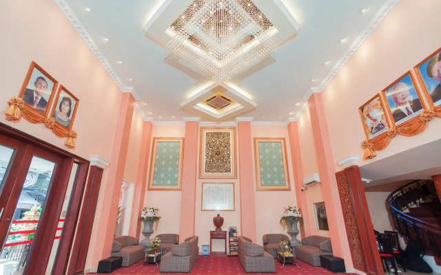 Silver Mounts Hotel