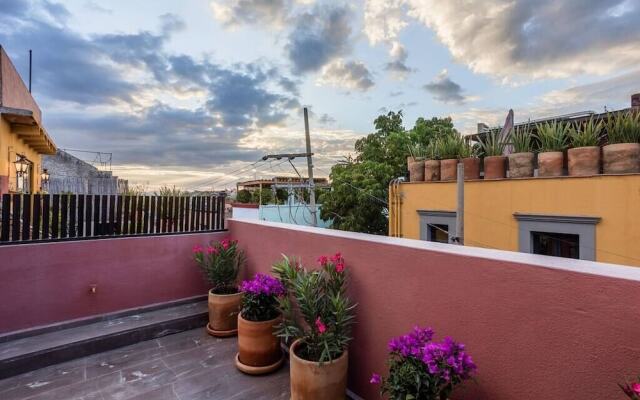 1BR Rooftop King Suite Casita in Centro