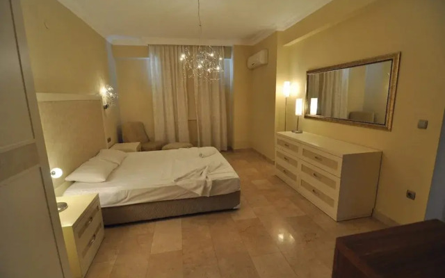 Gold City Apartment
