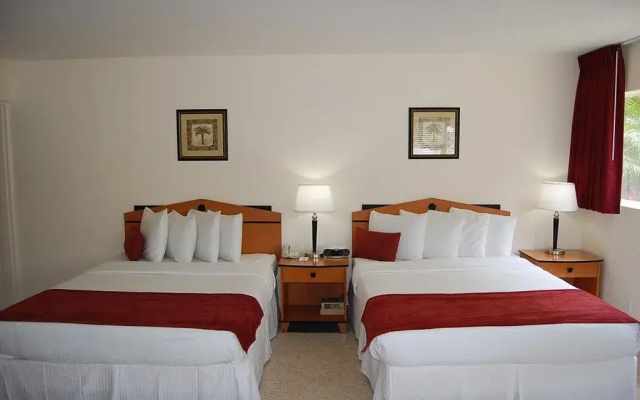 Alcazar Resort- Gay Mens Resort