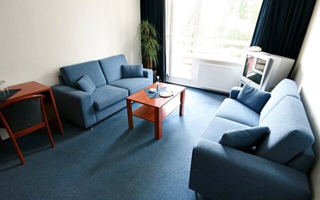 Econo Hotel