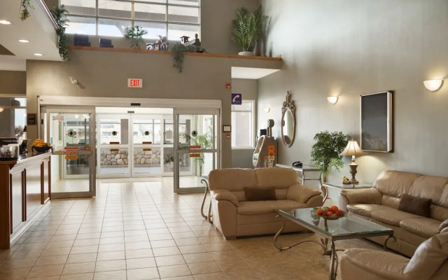 Ramada Clairmont/Grande Prairie